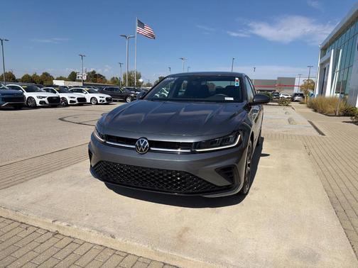Platinum Gray Metallic 2026 Volkswagen Jetta 1.5T Sport