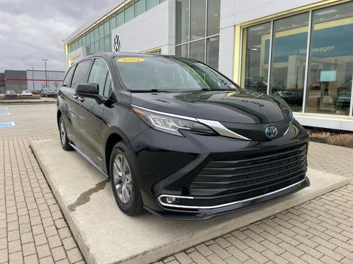 2021 Toyota Sienna XLE