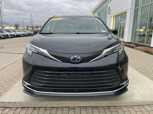 2021 Toyota Sienna XLE