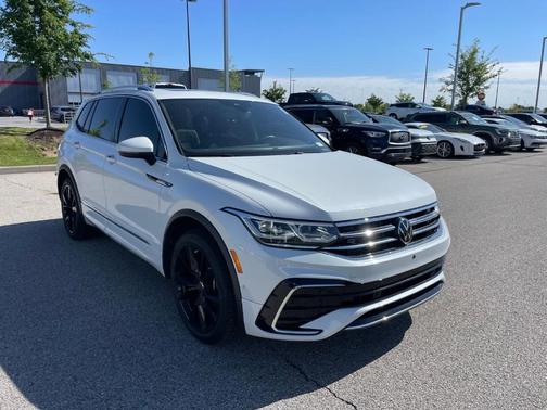 Opal White Pearl Effect 2024 Volkswagen Tiguan 2.0T SEL R-Line