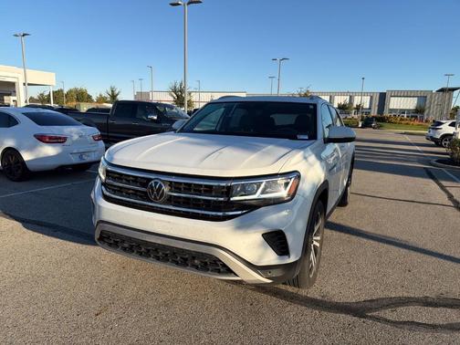 Pure White 2022 Volkswagen Atlas Cross Sport 2.0T SEL