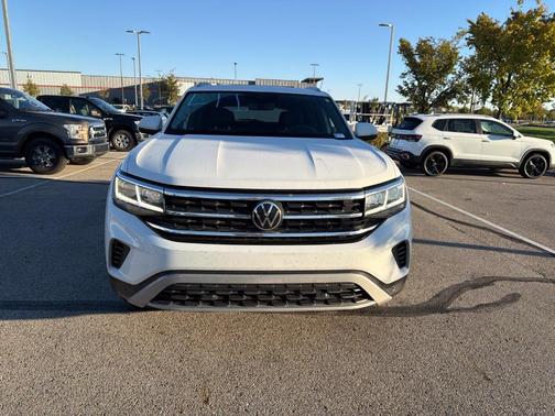 Pure White 2022 Volkswagen Atlas Cross Sport 2.0T SEL