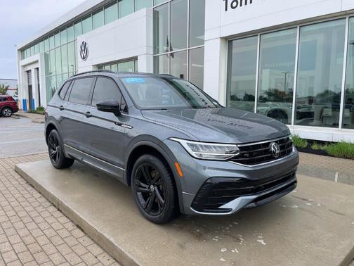 Platinum Gray Metallic 2023 Volkswagen Tiguan 2.0T SE R-Line Black