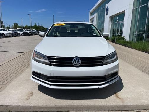 Pure White 2016 Volkswagen Jetta 1.4T SE w/ Connectivity