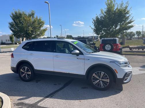 2024 Volkswagen Tiguan 2.0T Wolfsburg Edition