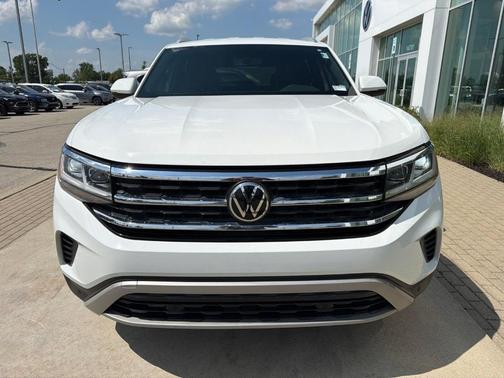 Pure White 2020 Volkswagen Atlas Cross Sport 3.6L V6 SE w/Technology