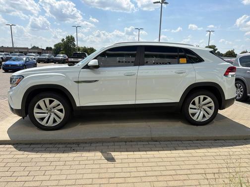 Pure White 2020 Volkswagen Atlas Cross Sport 3.6L V6 SE w/Technology
