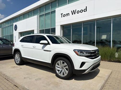 Pure White 2020 Volkswagen Atlas Cross Sport 3.6L V6 SE w/Technology