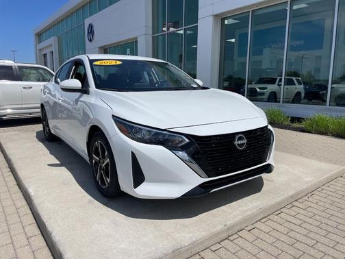 Cloud White 2024 Nissan Sentra SV