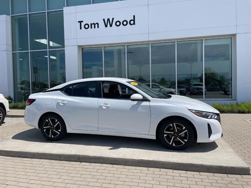 Cloud White 2024 Nissan Sentra SV