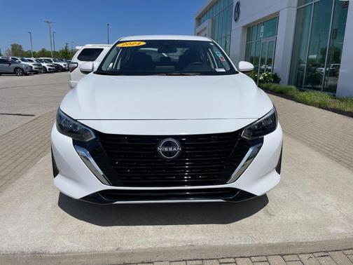 Cloud White 2024 Nissan Sentra SV