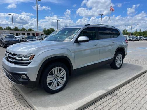 Reflex Silver Metallic 2019 Volkswagen Atlas 3.6L SE w/Technology