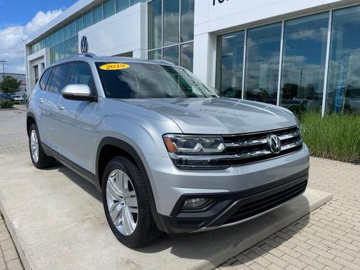 Reflex Silver Metallic 2019 Volkswagen Atlas 3.6L SE w/Technology