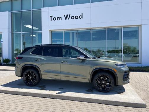 Avocado Green W/Black Roof 2026 Volkswagen Tiguan 2.0T SE R-Line Black