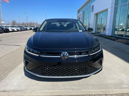 Deep Black Pearl 2026 Volkswagen Jetta 1.5T SEL