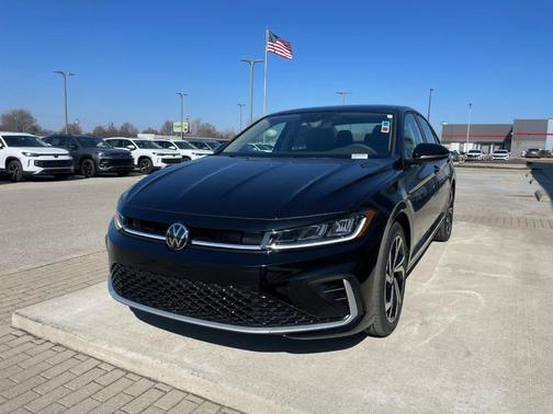 Deep Black Pearl 2026 Volkswagen Jetta 1.5T SEL