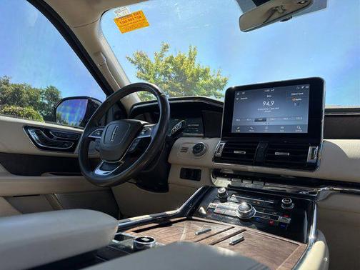 Pristine White 2020 Lincoln Navigator Reserve