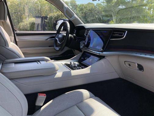 2023 Jeep Grand Wagoneer L Series II 4x4