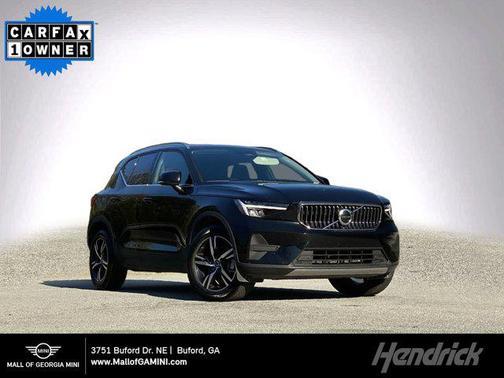 2025 Volvo XC40 B5 Core Bright Theme