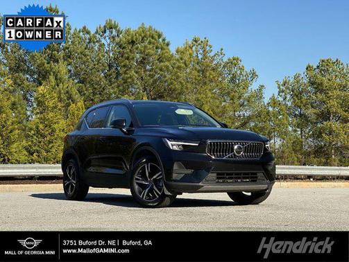 2025 Volvo XC40 B5 Core Bright Theme