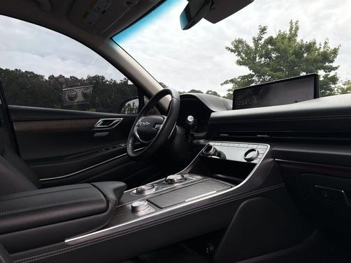 Savile Silver 2024 Genesis GV80 2.5T