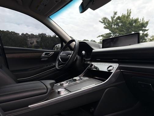Savile Silver 2024 Genesis GV80 2.5T