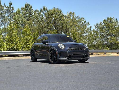 MINI Yours Enigmatic Black Metallic 2023 MINI Hardtop Cooper S