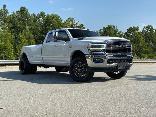 2020 RAM 3500 Laramie Crew Cab 4x4 8' Box