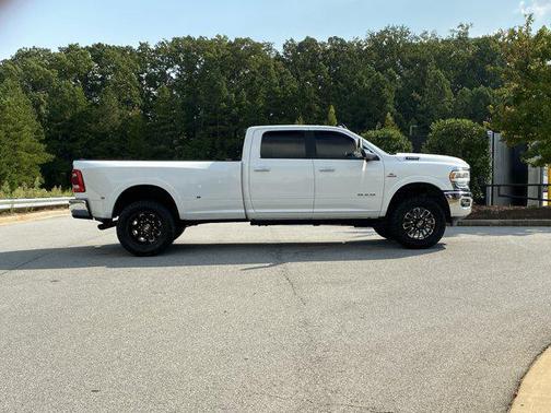 2020 RAM 3500 Laramie Crew Cab 4x4 8' Box