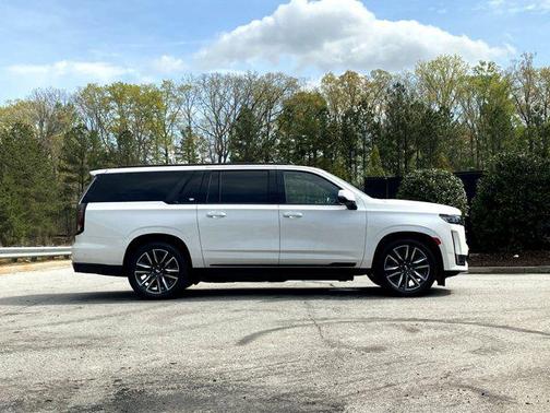 2022 Cadillac Escalade ESV Sport