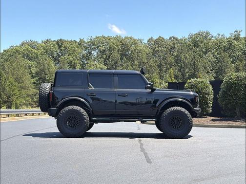 Shadow Black 2022 Ford Bronco Outer Banks