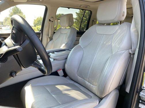2022 Jeep Wagoneer Series III 4x2