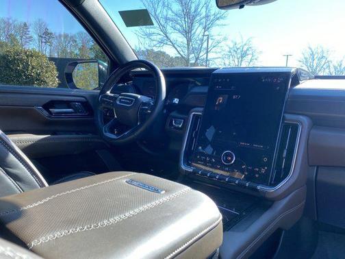 2025 GMC Yukon Denali Ultimate