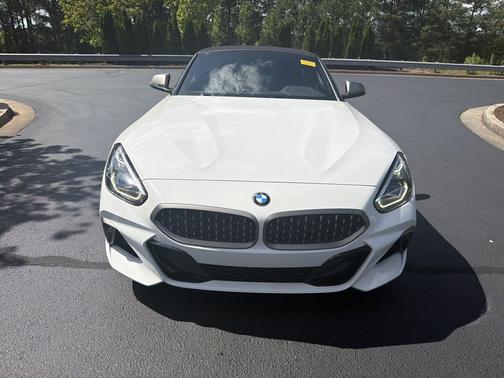 Alpine White 2022 BMW Z4 M40i