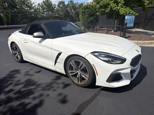 Alpine White 2022 BMW Z4 M40i