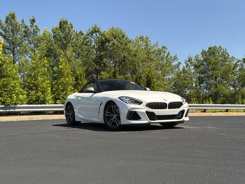 Alpine White 2022 BMW Z4 M40i