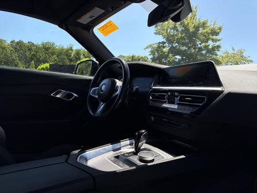 Alpine White 2022 BMW Z4 M40i