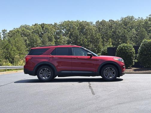 Rapid Red Metallic Tinted Clearcoat 2024 Ford Explorer XLT