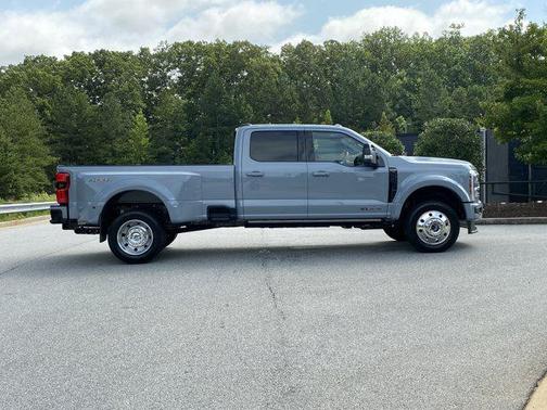 2025 Ford F-450 Platinum