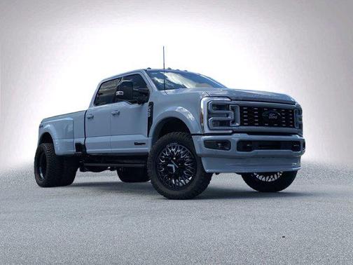 2025 Ford F-450 Platinum