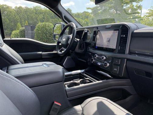 2025 Ford F-450 Platinum