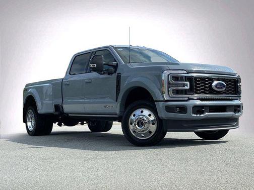 2025 Ford F-450 Platinum