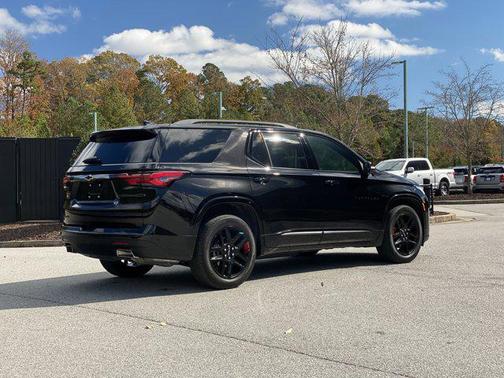 2023 Chevrolet Traverse Premier