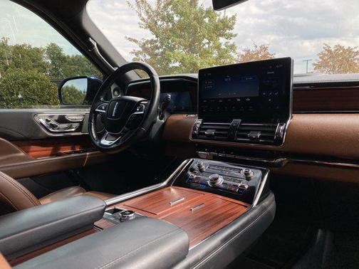2023 Lincoln Navigator Reserve