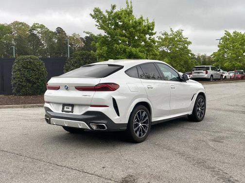 Mineral White Metallic 2024 BMW X6 xDrive40i
