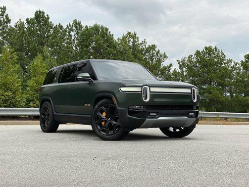 2023 Rivian R1S Adventure