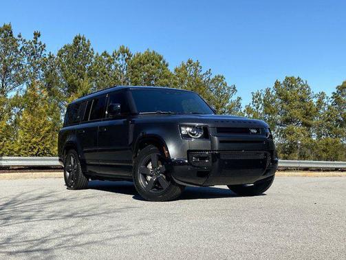 2023 Land Rover Defender 130 X-Dynamic SE