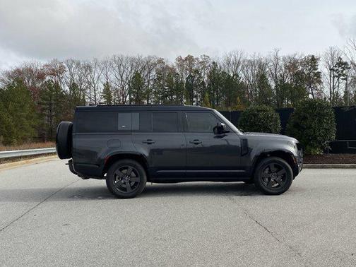 2023 Land Rover Defender 130 X-Dynamic SE