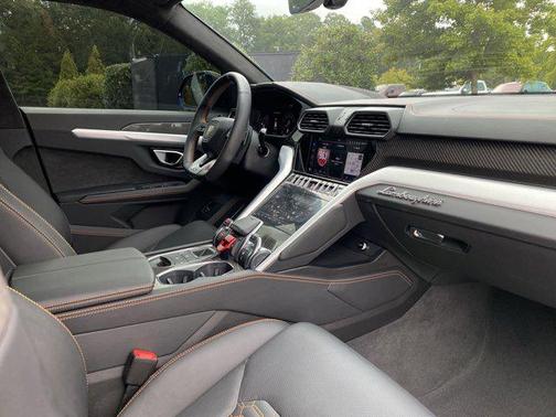 2024 Lamborghini Urus S