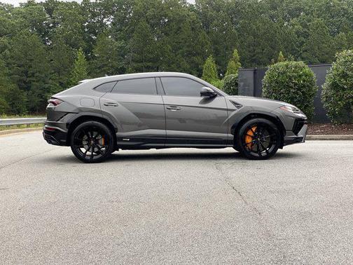 2024 Lamborghini Urus S